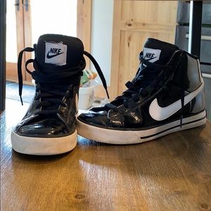 High top Nike’s